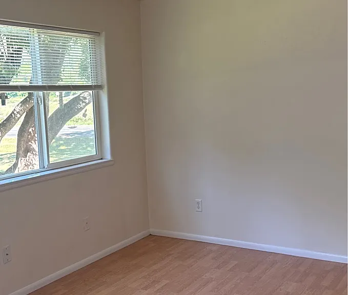 807 SE East Slope Rd #1 — Photo 4