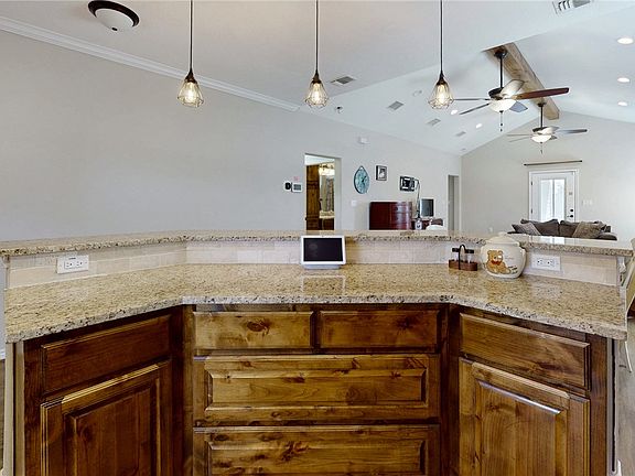 4th image of 511 Sunny St