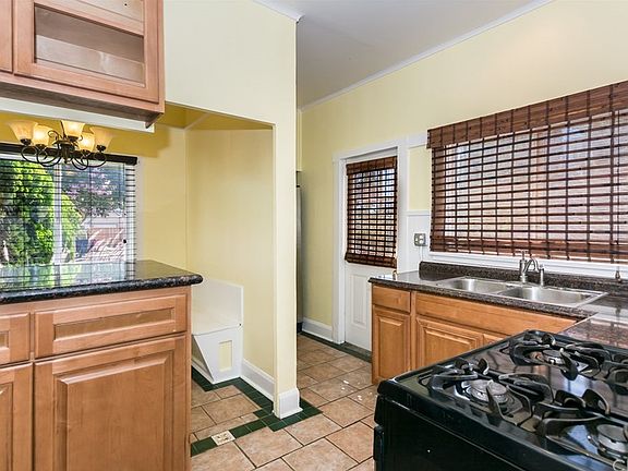 5th image of 9247 Olympic Blvd