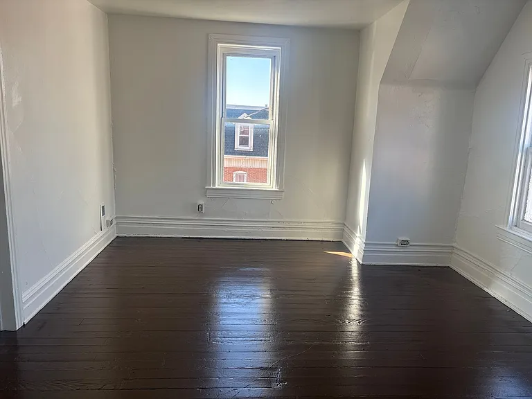 50 W Jackson St #3 — Photo 6