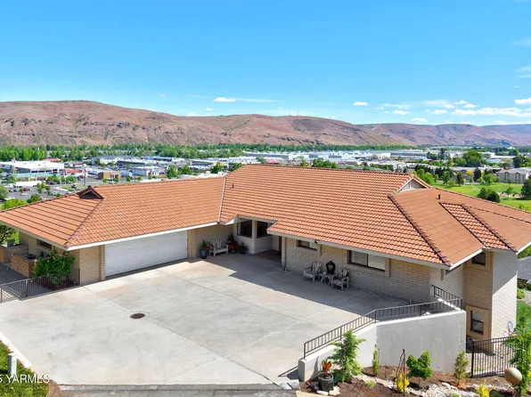 1011 N 42nd Pl, Yakima, WA 98908