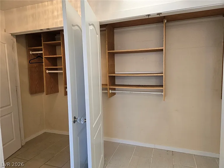 5945 N El Capitan Way — Photo 23