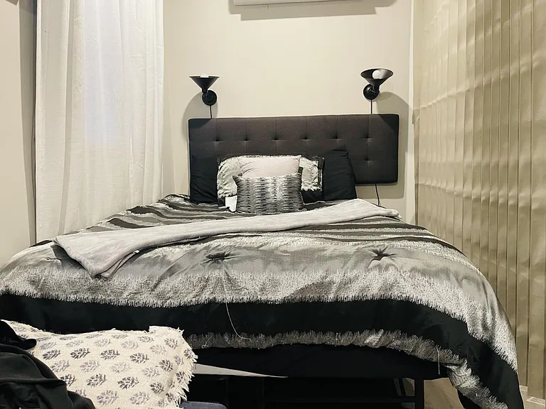 Queen bed