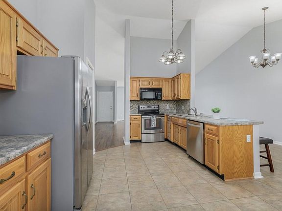 5th image of 120 Oakleaf Cir