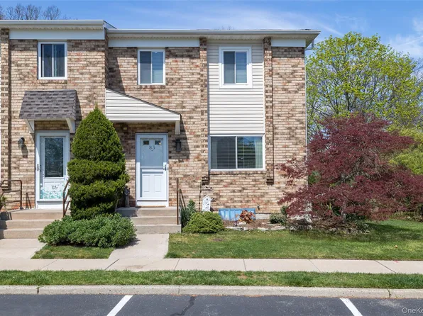83 Town House Drive, Massapequa Park, NY 11762