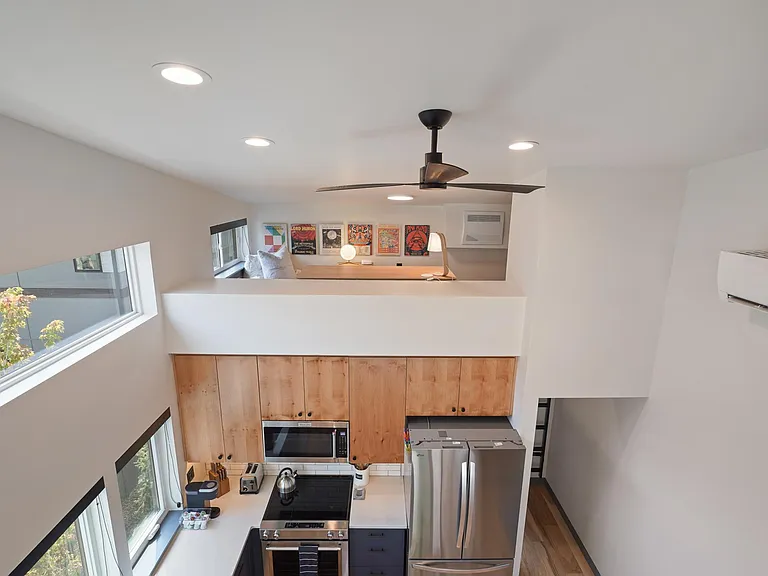 36 SW Roosevelt Ave #2 — Photo 11