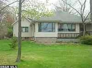 23247 W River Rd, Grosse Ile, MI 48138