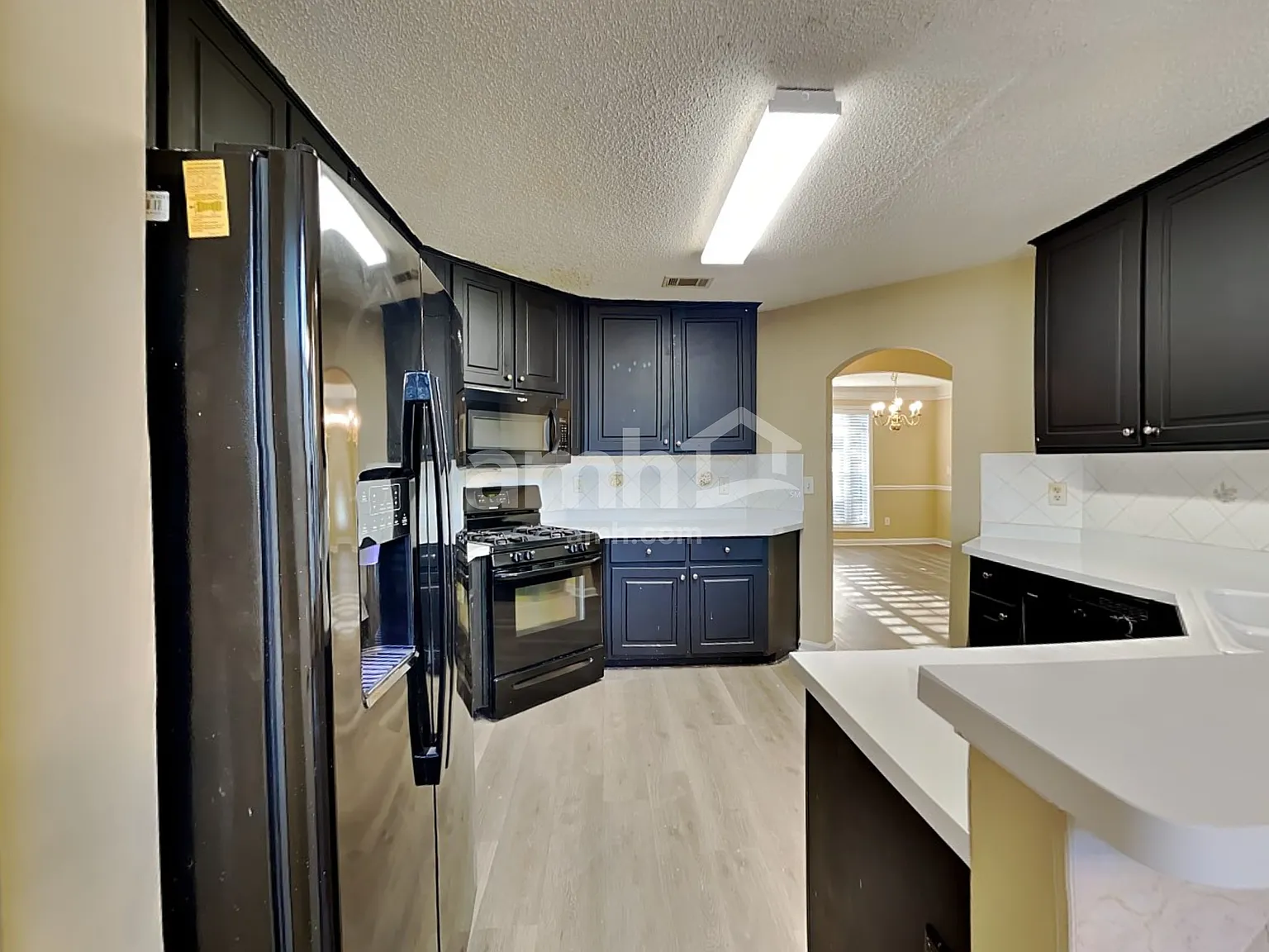 5 bed, 3.0 bath, 2671 sqft, $2,450 — Photo 3