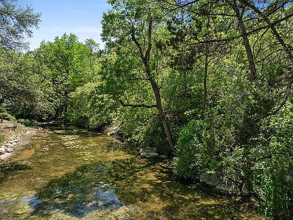 2nd image of 1 Shadybrook Cv