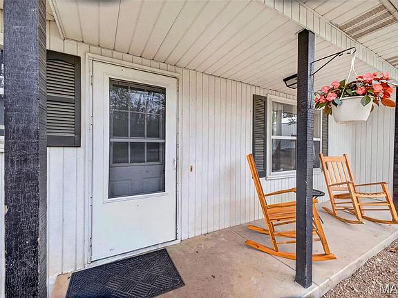 2nd image of 23639 Hawaii Rd