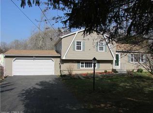 32 Woodside Dr, Branford, CT 06405