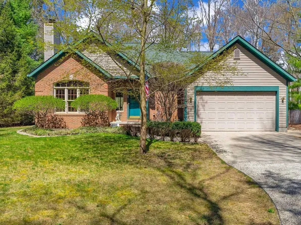3404 Old Orchard Ln, Lexington, MI 48450
