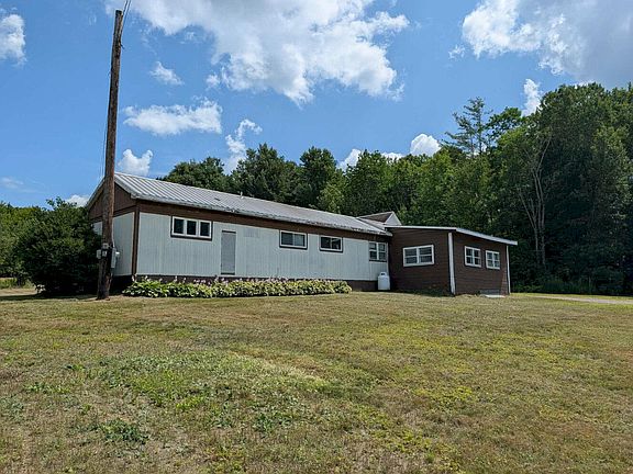 3rd image of 330 Smithfield Road