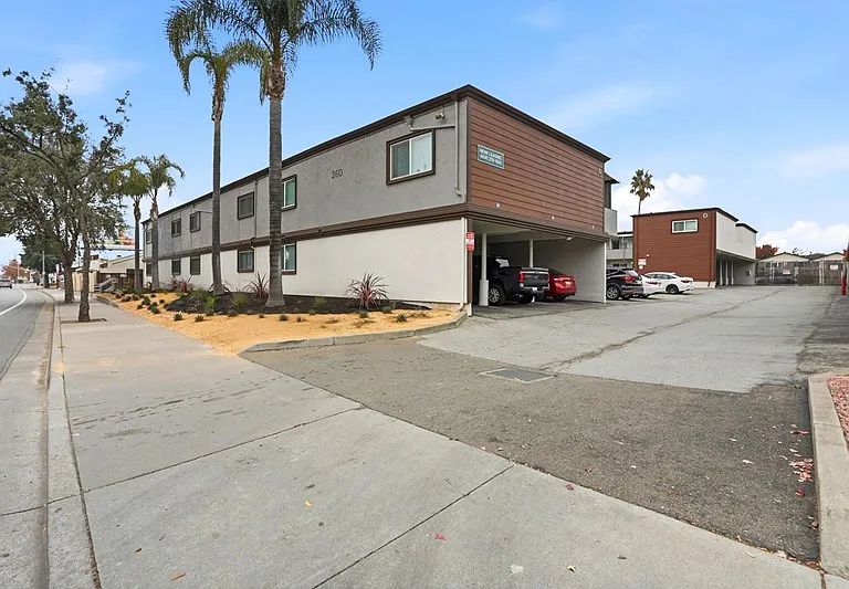 Capitol Ave Apartments — Photo 1