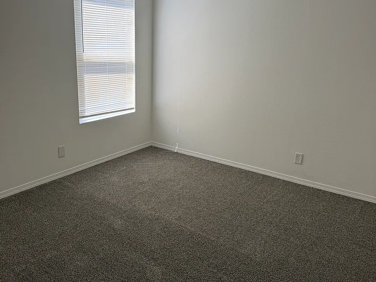 6662 NE Pine St — Photo 5