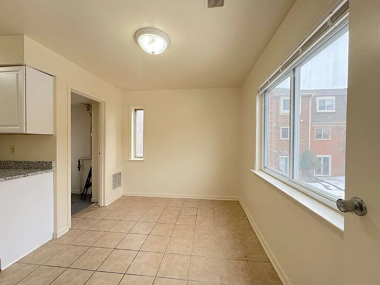4513 Logsdon Dr — Photo 3