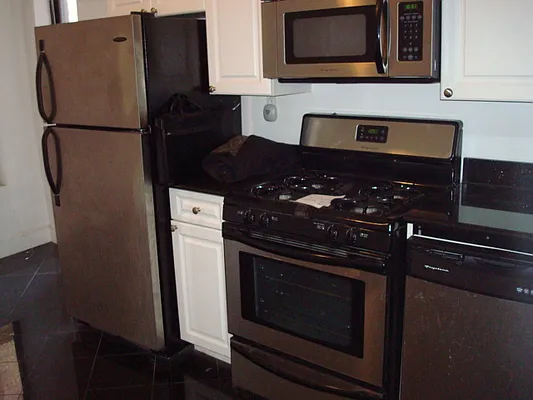 Rented by City Connections Realty | media 9