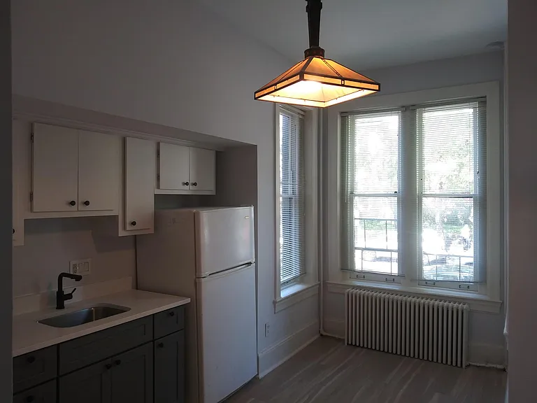 635 G St SE #2 — Photo 3