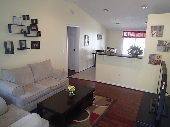 3rd image of 362 Buena Vista Ave