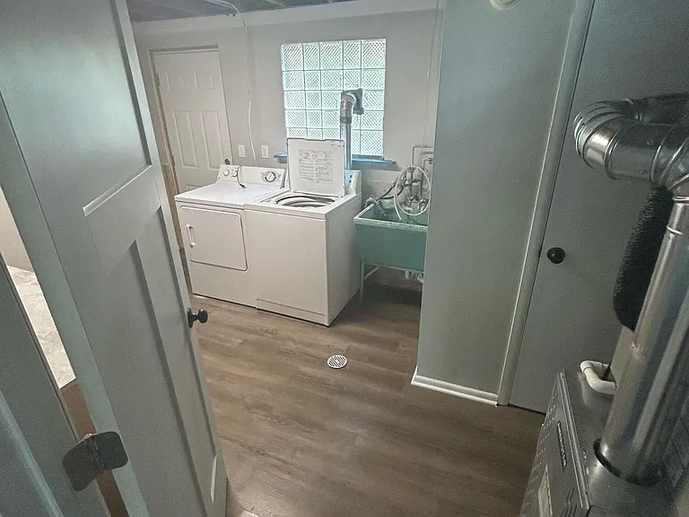 2930 Marshall St — Photo 15