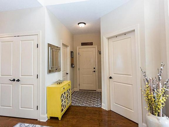 4th image of 10170 Corona Ln