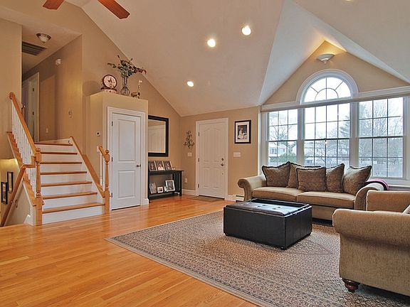 2nd image of 40 Drinkwater Ave
