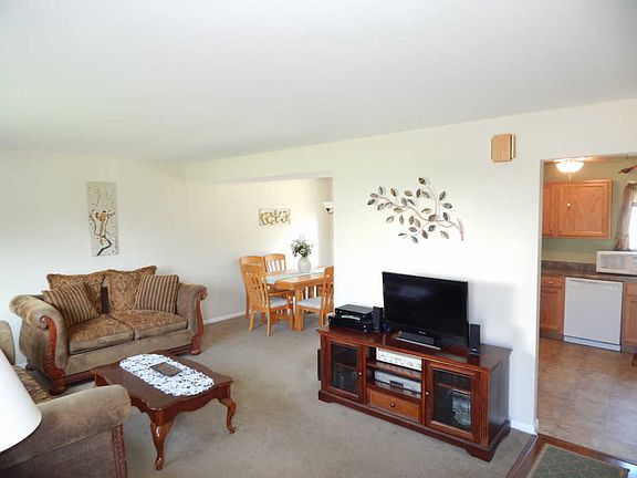 4th image of 1589 E Bayside Ct