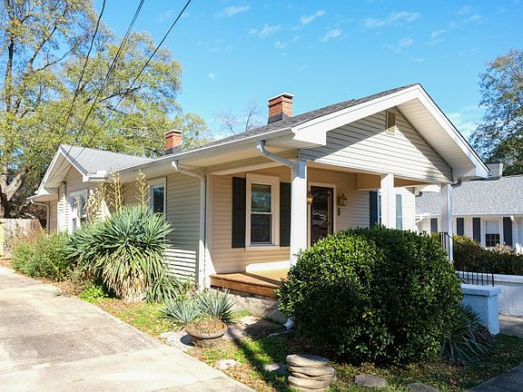 2nd image of 207 Stewart St