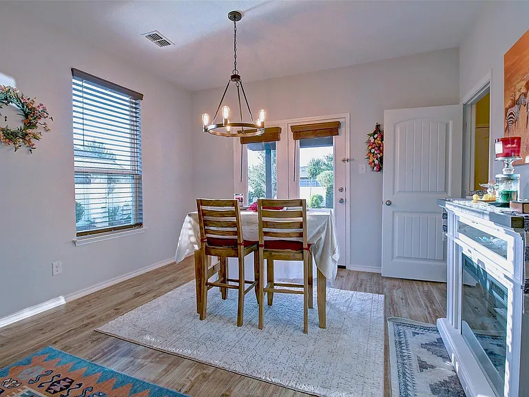 1409 Ellis Ln — Photo 14