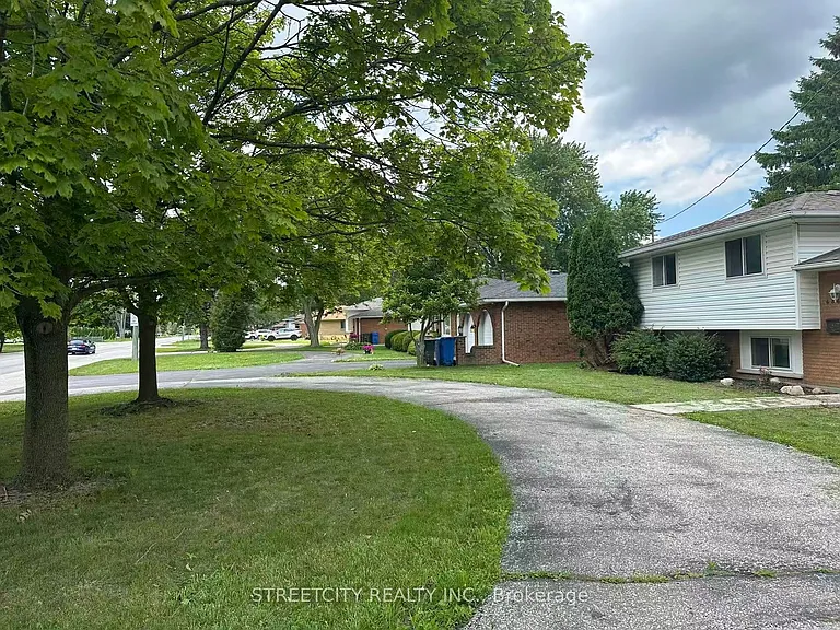 6860 Malden Rd — Photo 2