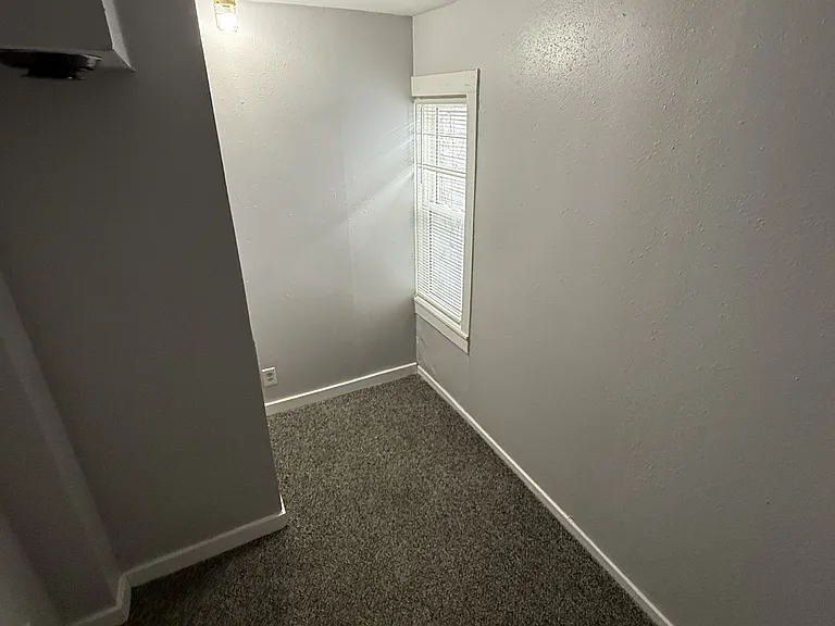 764 Capital Ctr #2 — Photo 7