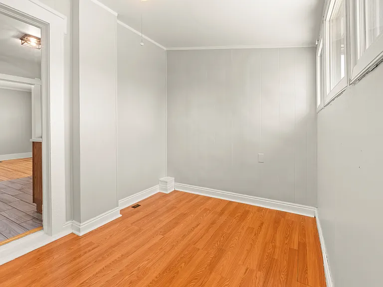 202 N Hooker St — Photo 15