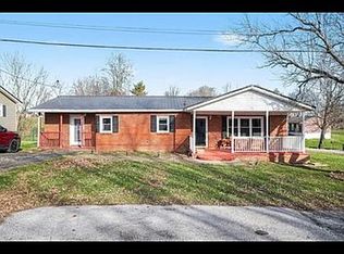 3015 Highland Dr, Maysville, KY 41056