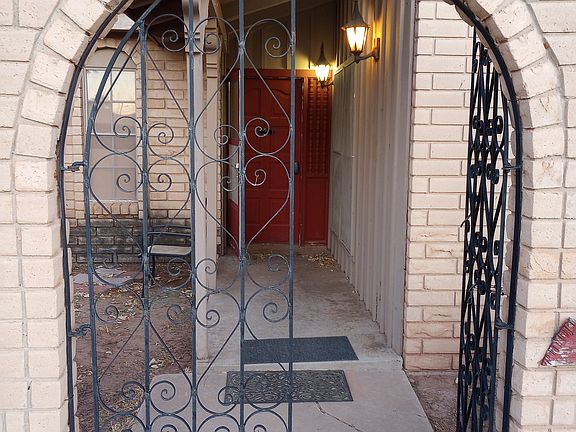 2nd image of 415 E Washington Ave APT 2