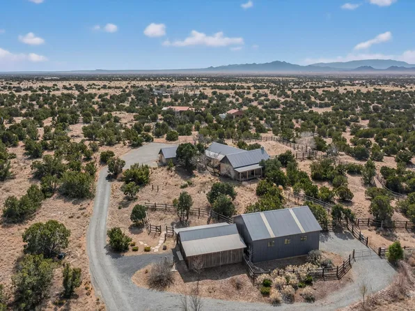 32 Two Horse Trl, Santa Fe, NM 87508