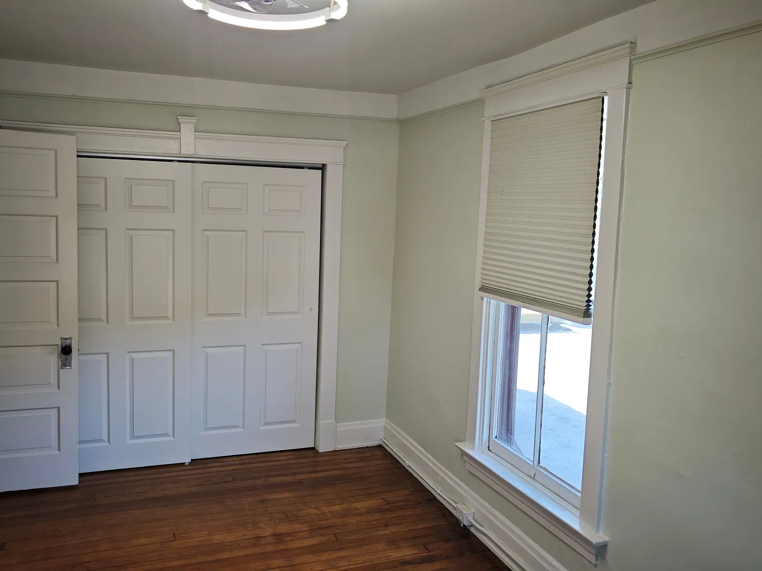 Linwood House, where Columbia Tusculum meets Linwood, entire penthouse with private roof deck. — Photo 3