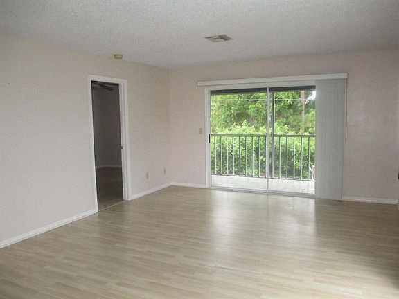 2nd image of 231 SE Village Dr #231