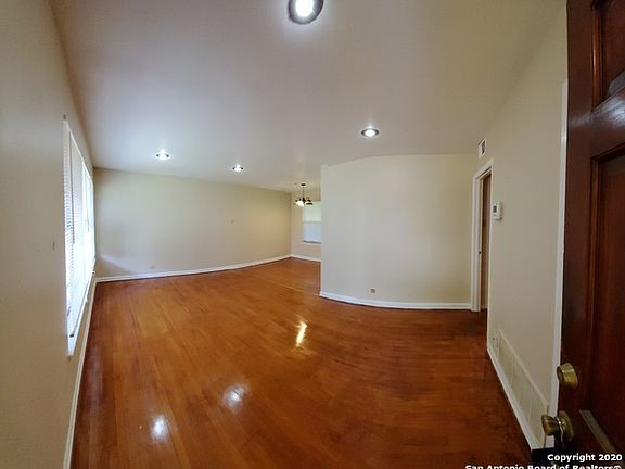 5th image of 435 Millwood Ln