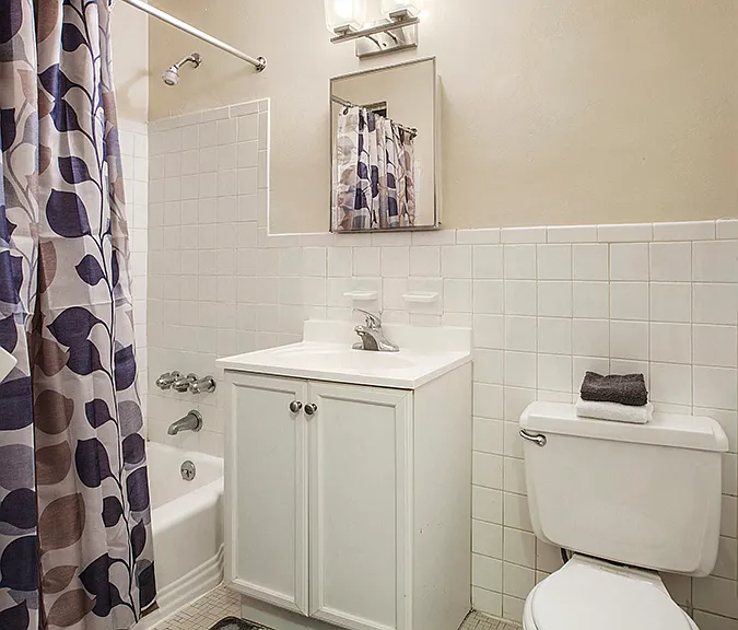 Hamilton Apartments — Photo 11
