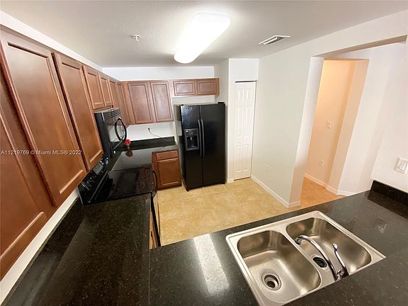 5th image of 8800 NW 107th Ct Unit 103
