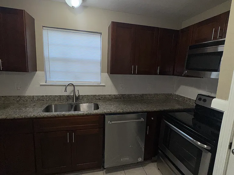 566 S Flannery Rd #D — Photo 3