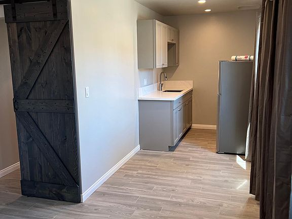 4th image of 3254 Mission Blvd