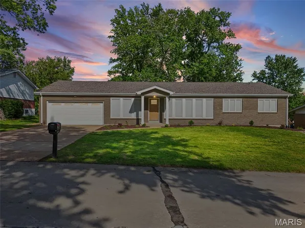 762 Ambois Dr, Saint Louis, MO 63141