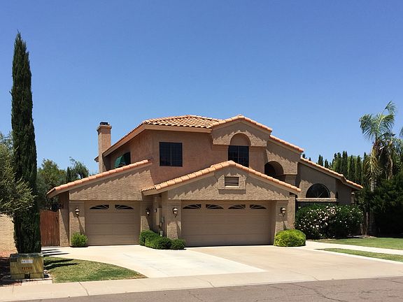 2nd image of 258 E Calle De Arcos