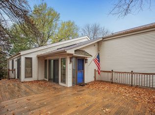 243 Dejon Ct, Woodbury, MN 55125