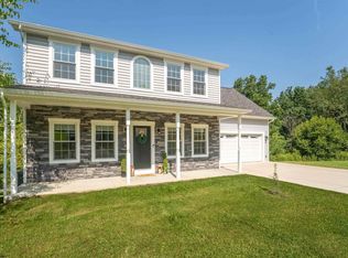 2072 Pinecrest Dr, Morgantown, WV 26505