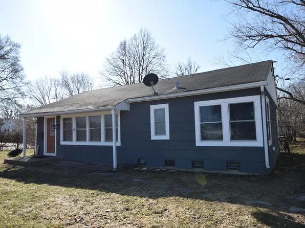 4 S Midland Ave, Mundelein, IL 60060