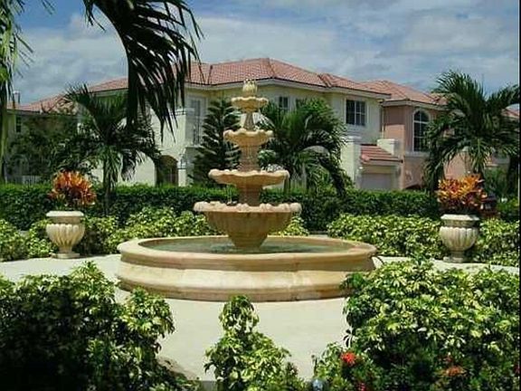 Fountain at main entrance 