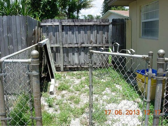 4th image of 2895 SE 2nd St