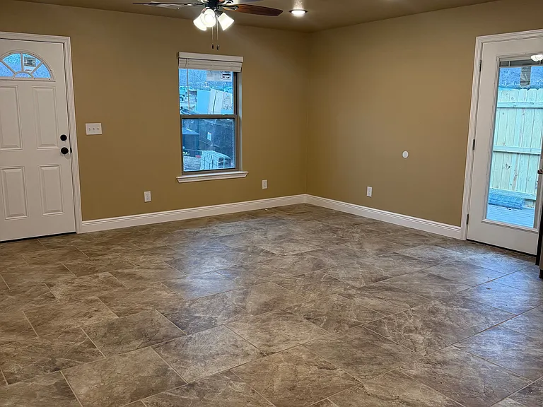 3127 N Old Missouri Rd — Photo 10